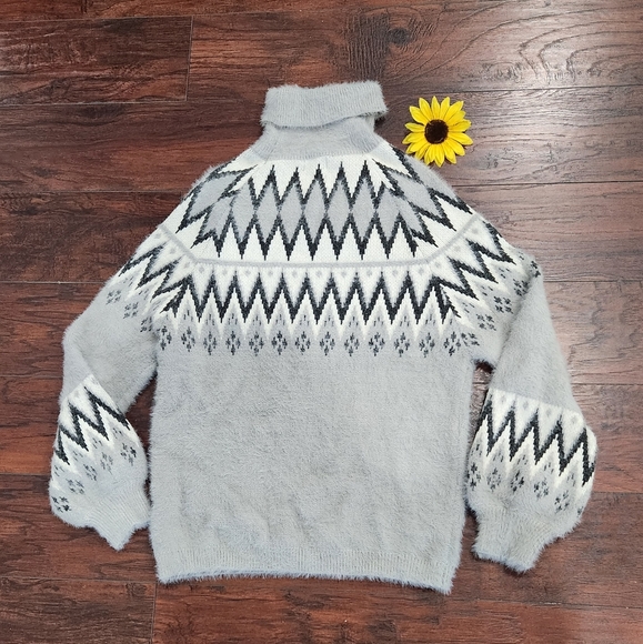 Diamond Turtleneck Ultra Soft SWEATER ✨️ - Picture 4 of 9